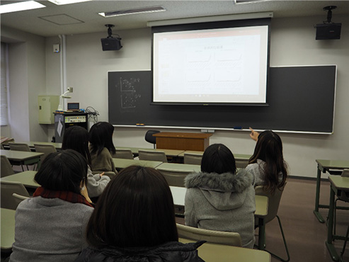 ゼミの様子の写真